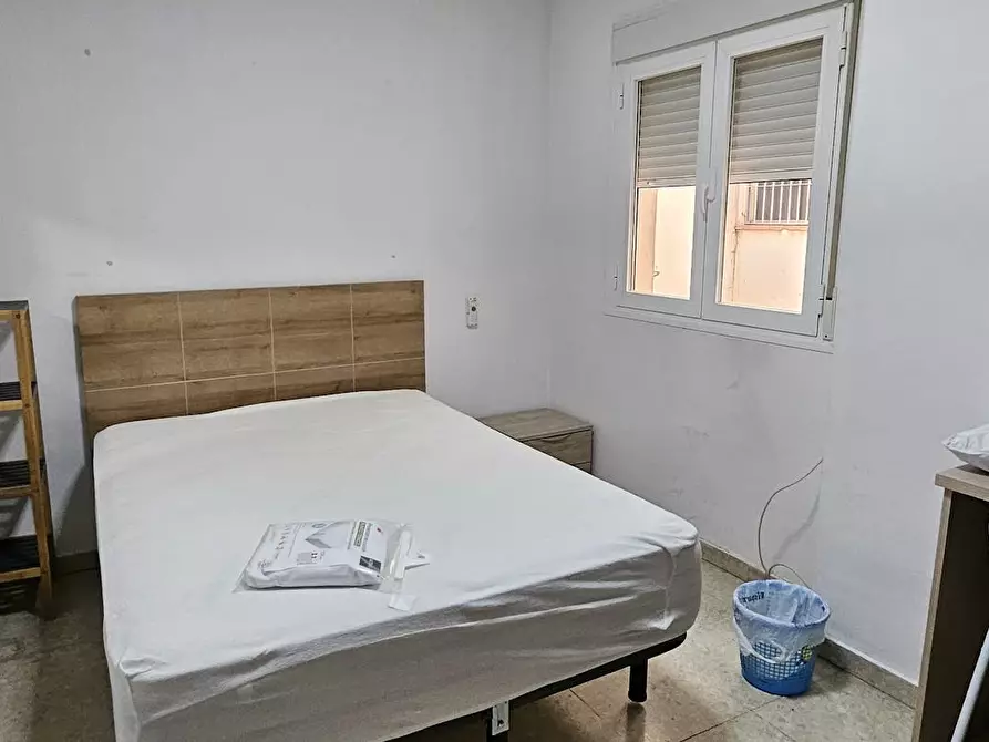 Immagine 10 di Camera in affitto  in Calle Pedro Antonio de Alarcón a Granada