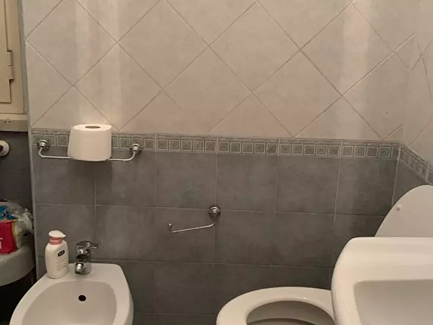Immagine 8 di Camera in affitto  in Via Tuscolana a Roma