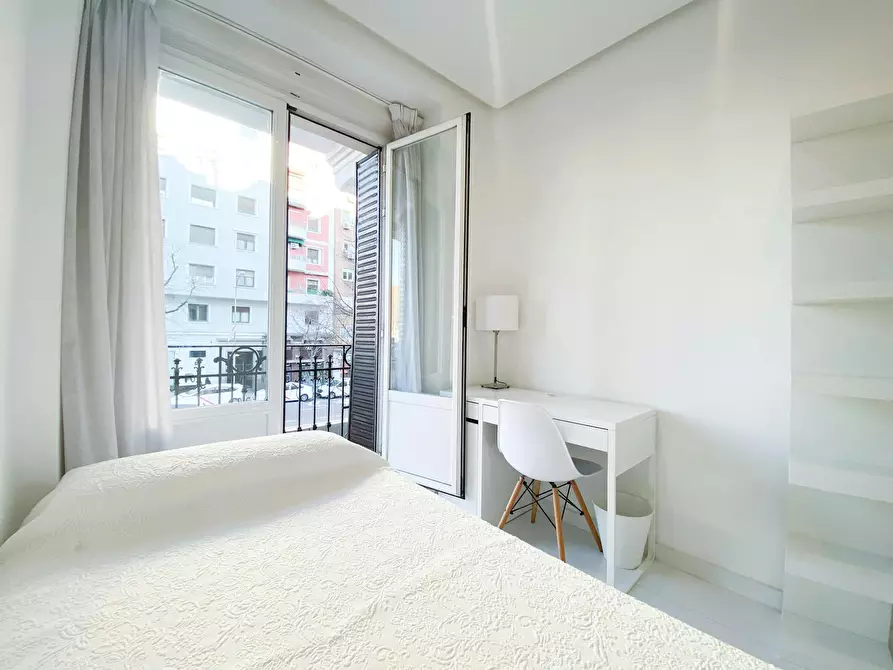 Immagine 1 di Camera in affitto  in Glorieta Embajadores a Madrid