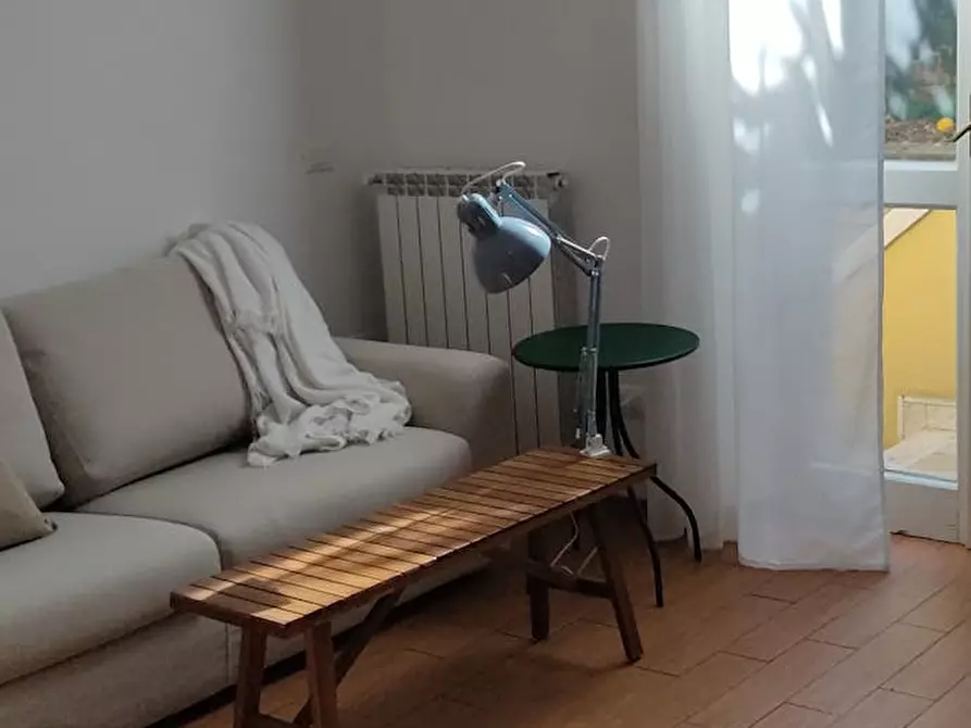 Immagine 3 di Camera in affitto  in Via Alghero a Roma