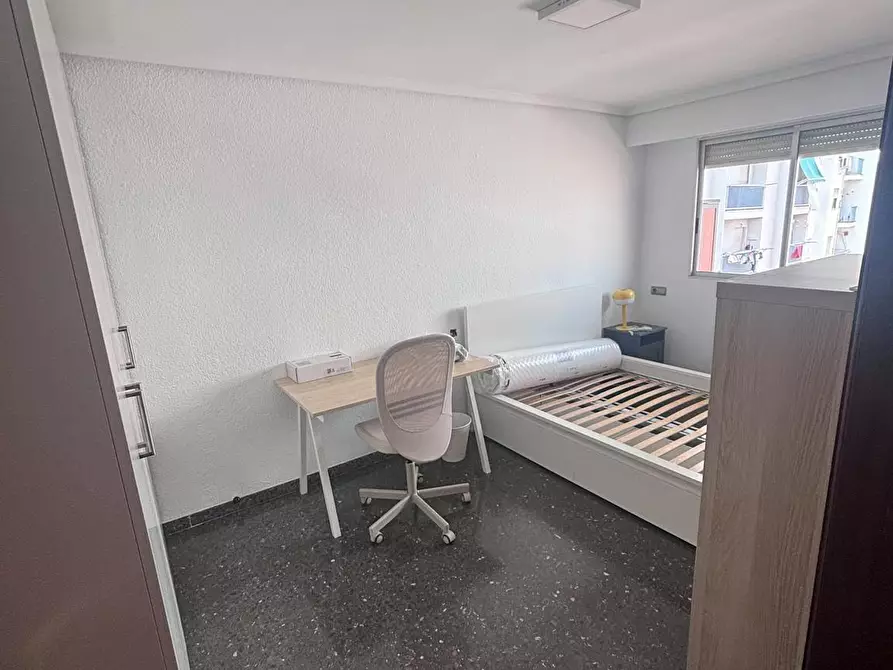 Immagine 3 di Camera in affitto  in Carrer de Peris Brell a Valencia