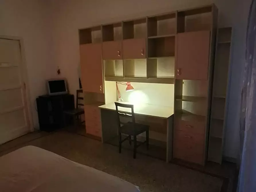 Immagine 3 di Camera in affitto  in Vico Cariati a Napoli
