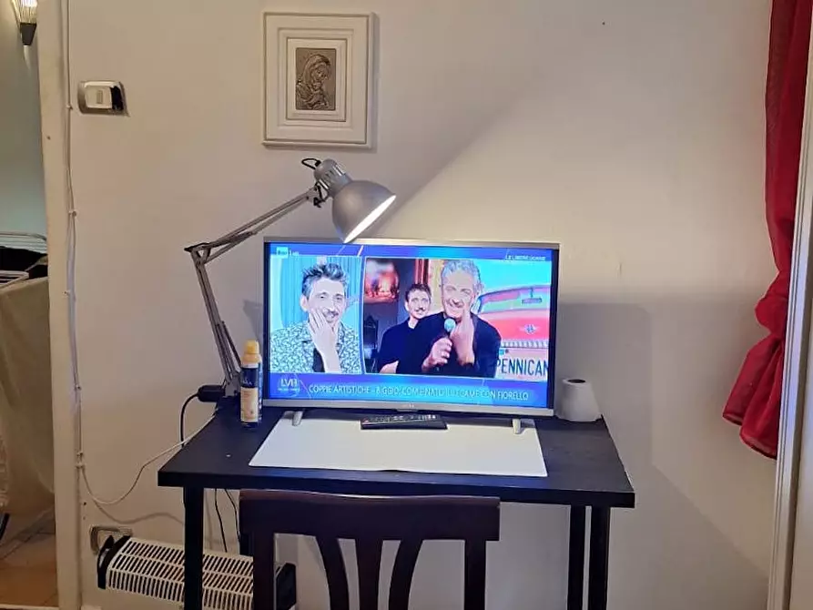 Immagine 4 di Camera in affitto  in Vico Cariati a Napoli