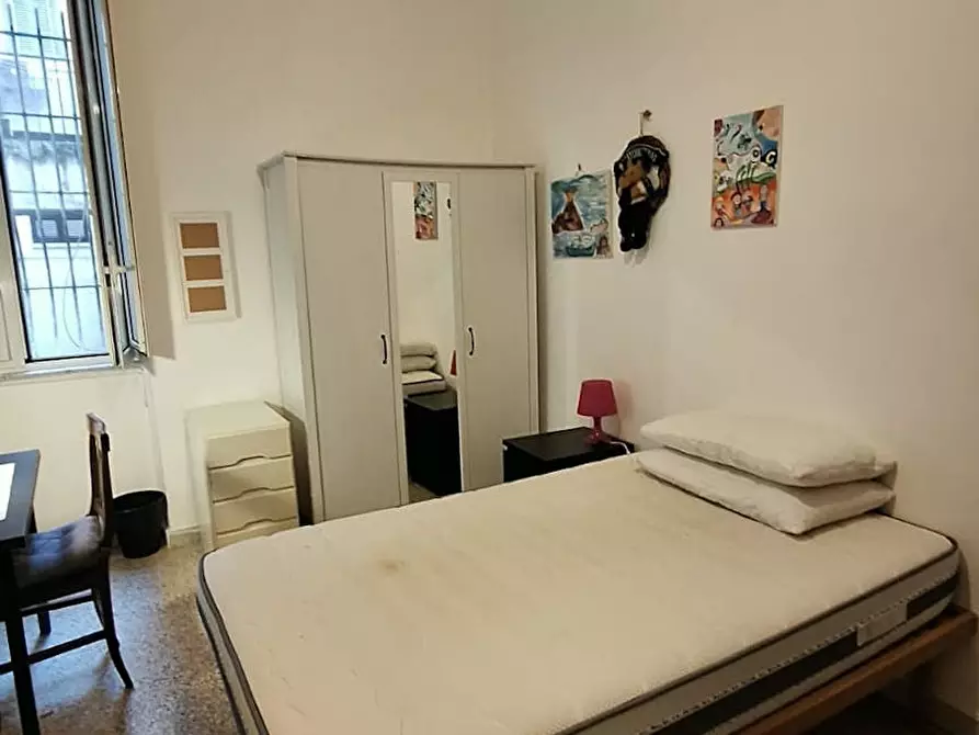 Immagine 3 di Camera in affitto  in Vico Cariati a Napoli