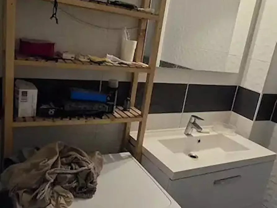 Immagine 6 di Appartamento in affitto  in Rue Roger Salengro a Saint-Étienne