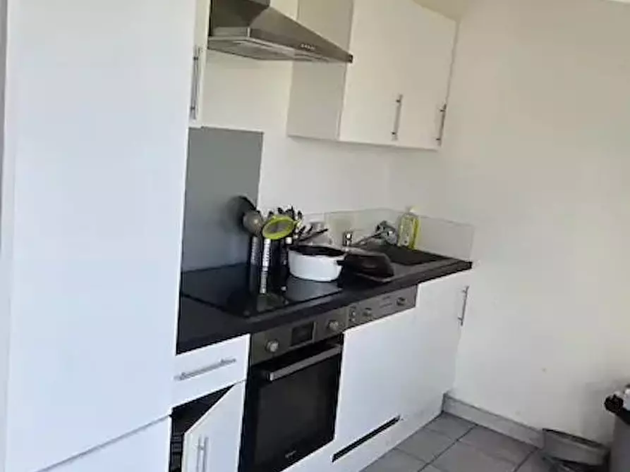 Immagine 2 di Appartamento in affitto  in Rue Roger Salengro a Saint-Étienne