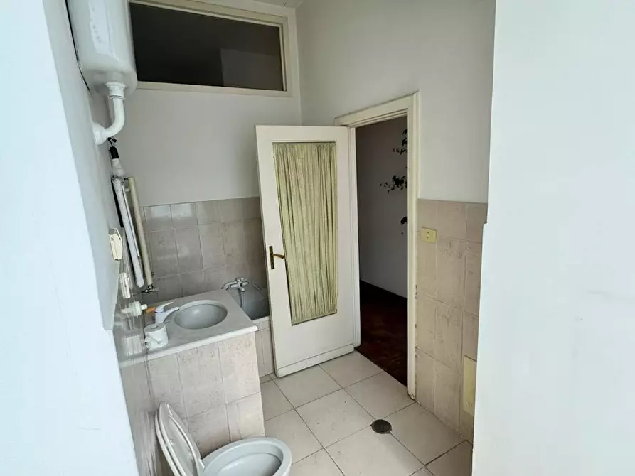 Immagine 7 di Camera in affitto  in Via Atri a Napoli