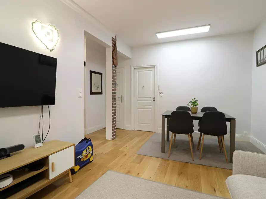 Immagine 3 di Appartamento in affitto  in Rue Fourcroy a Paris 17