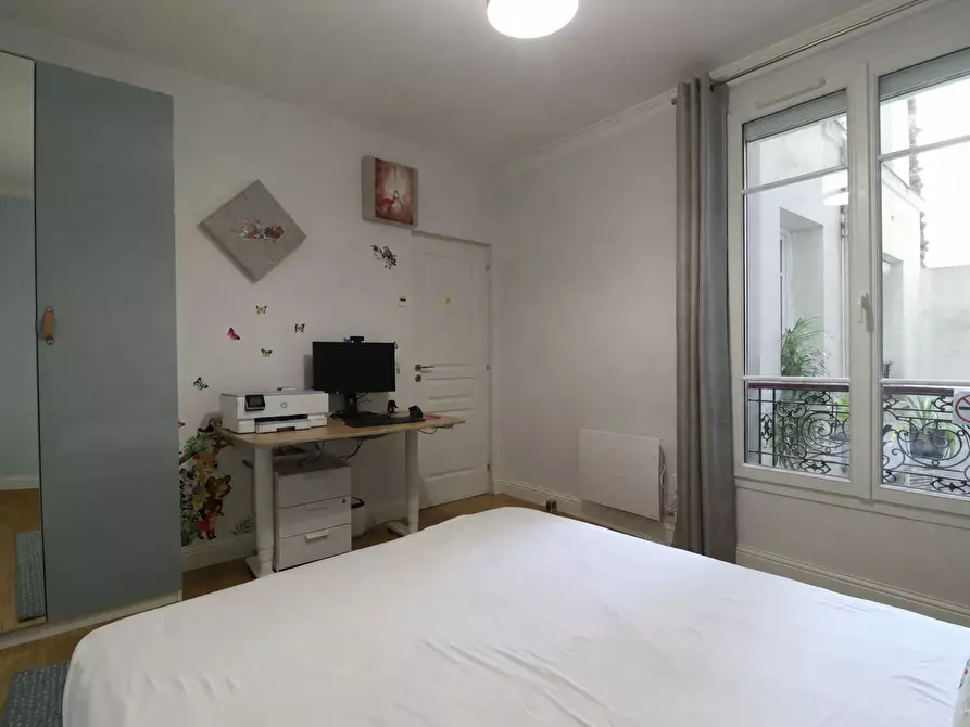 Immagine 9 di Appartamento in affitto  in Rue Fourcroy a Paris 17