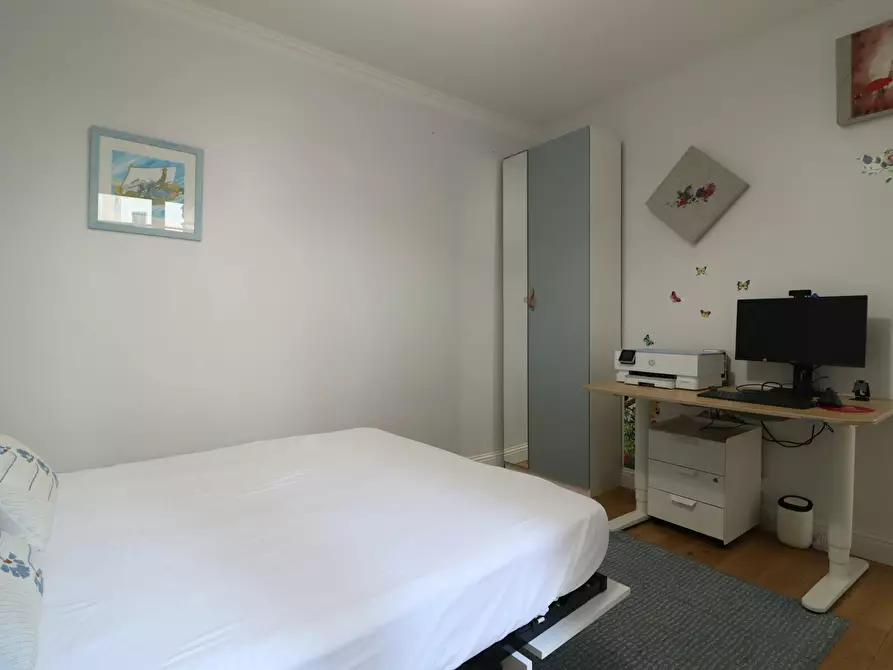 Immagine 10 di Appartamento in affitto  in Rue Fourcroy a Paris 17