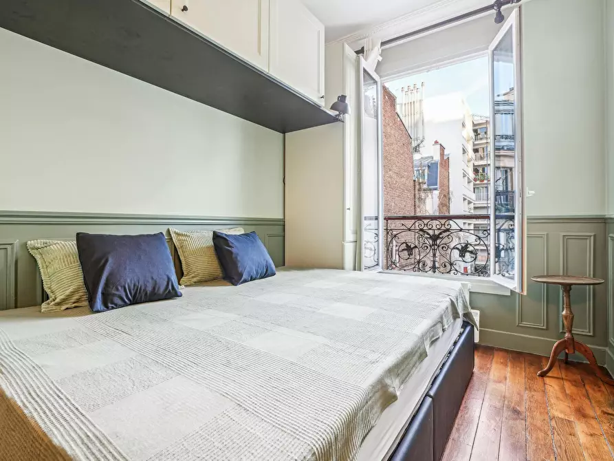 Immagine 5 di Appartamento in affitto  in Rue des Saules a Paris 18
