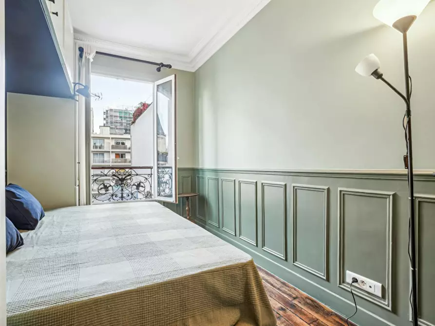 Immagine 3 di Appartamento in affitto  in Rue des Saules a Paris 18