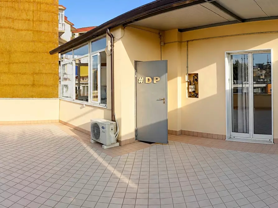 Immagine 5 di Camera in affitto  in Via Pigna a Napoli