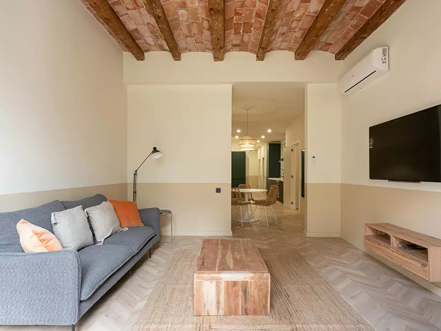 Immagine 1 di Appartamento in affitto  in Carrer de València a Barcelona