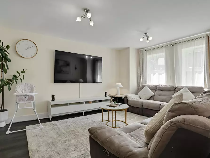 Immagine 1 di Casa indipendente in affitto  in Thomas Waters Way a Horley