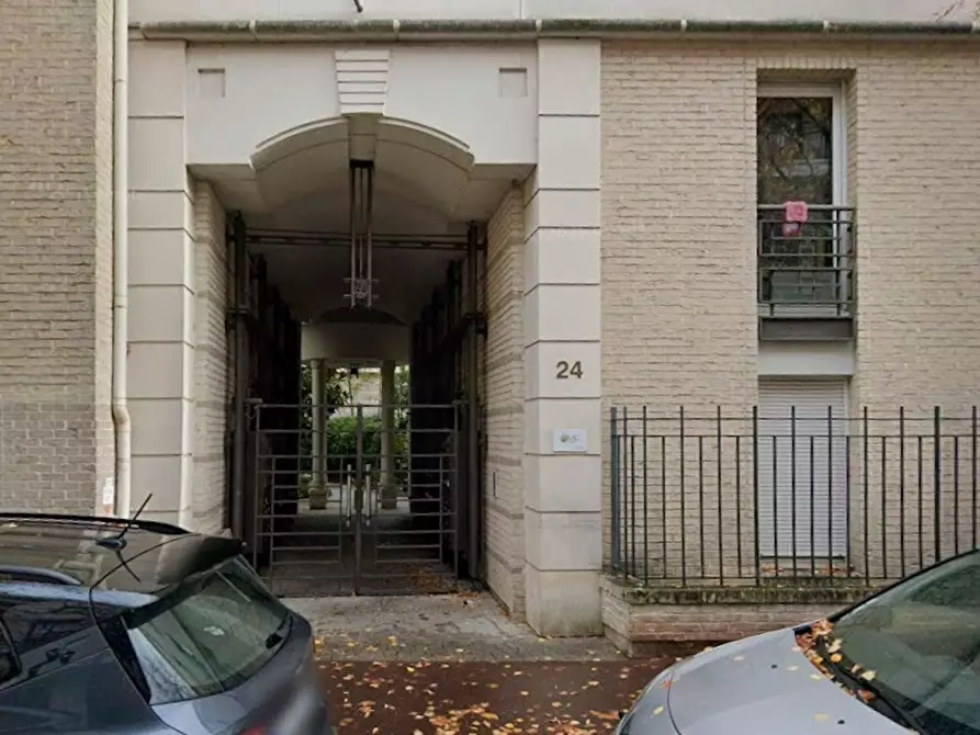 Immagine 2 di Camera in affitto  in Rue Ledru Rollin a Suresnes