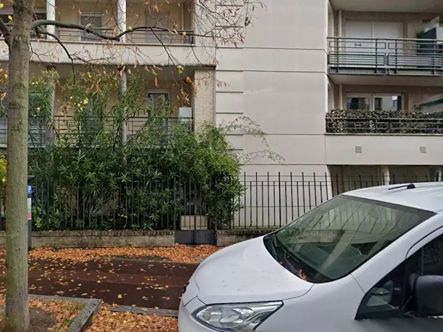 Immagine 4 di Camera in affitto  in Rue Ledru Rollin a Suresnes