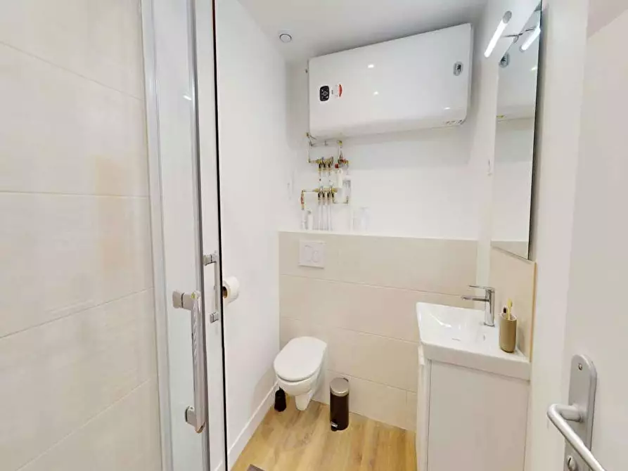 Immagine 6 di Camera in affitto  in Rue du Buisson Saint-Louis a Paris