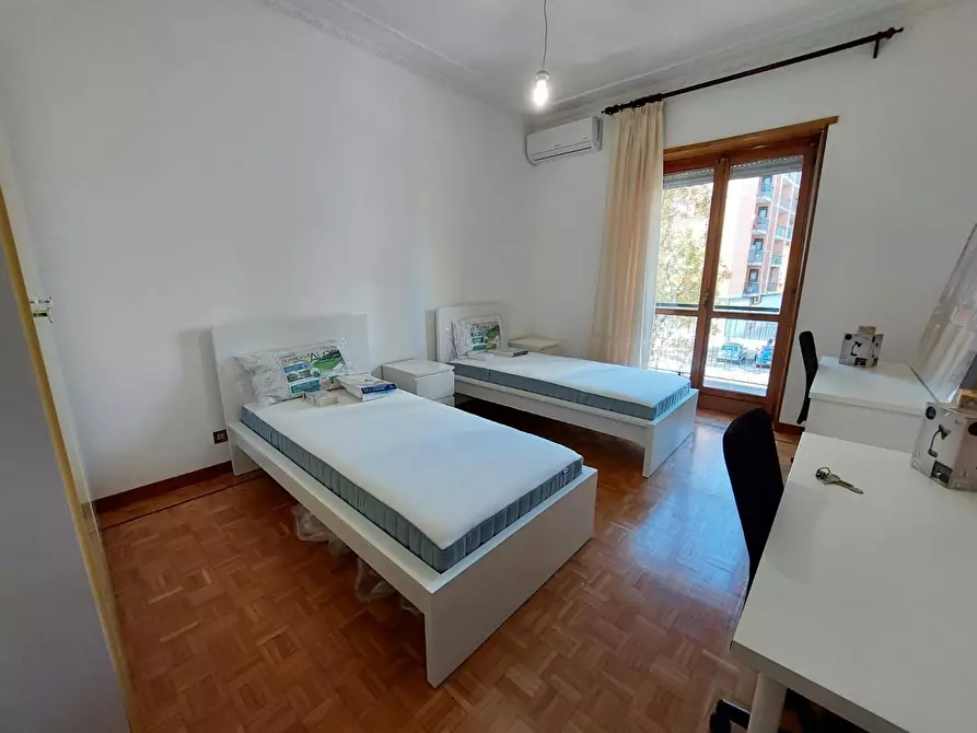 Immagine 2 di Camera condivisa in affitto  in Via Pietro Francesco Guala a Torino