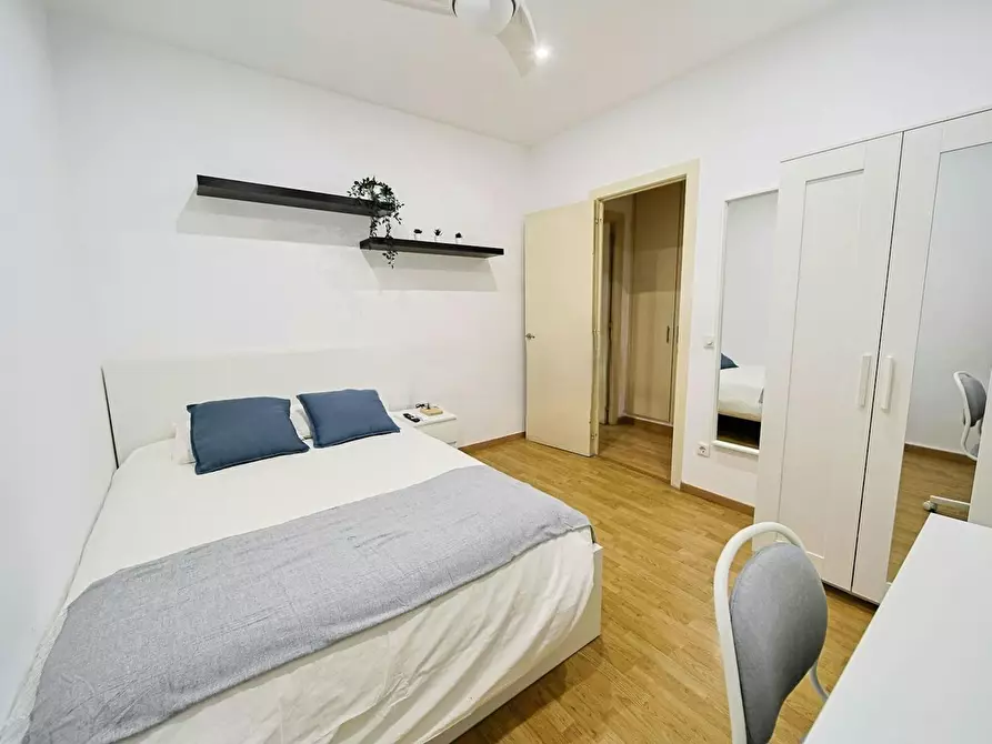 Immagine 1 di Camera in affitto  in Carrer del Consell de Cent a Barcelona