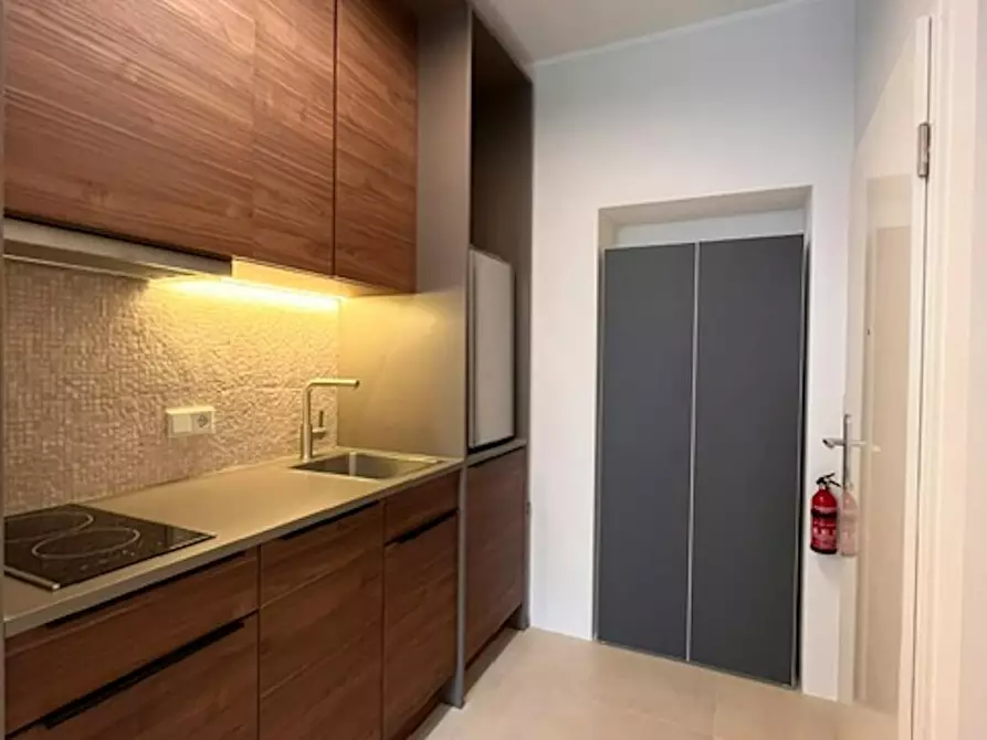 Immagine 2 di Appartamento in affitto  in Adersstraße a Düsseldorf