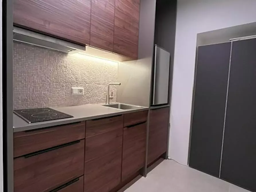 Immagine 3 di Appartamento in affitto  in Adersstraße a Düsseldorf