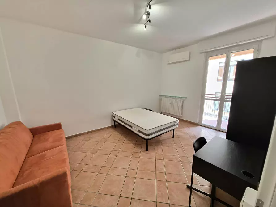 Immagine 2 di Camera in affitto  in Via Monte Popera a Milano