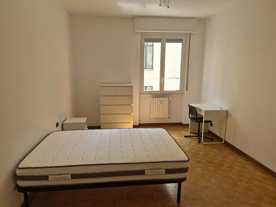 Immagine 1 di Camera in affitto  in Via Monte Popera a Milano