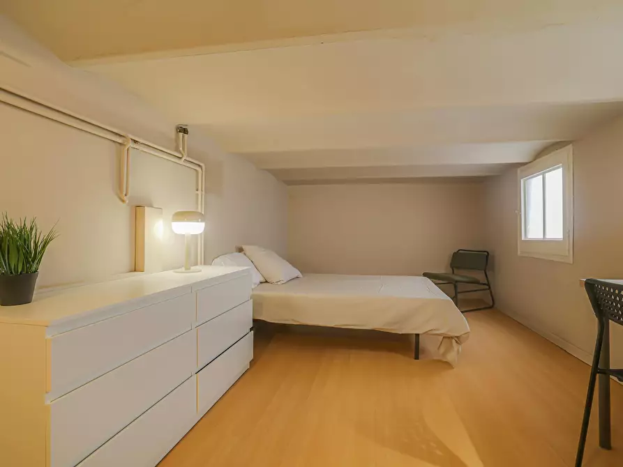 Immagine 1 di Camera in affitto  in Ronda de Sant Pere a Barcelona