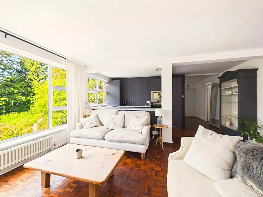 Immagine 8 di Appartamento in affitto  in Park Place a Cheltenham
