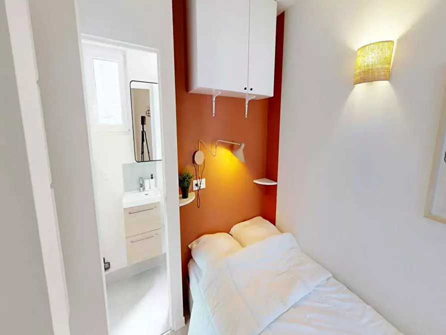 Immagine 5 di Appartamento in affitto  in Rue Lally-Tollendal a Paris