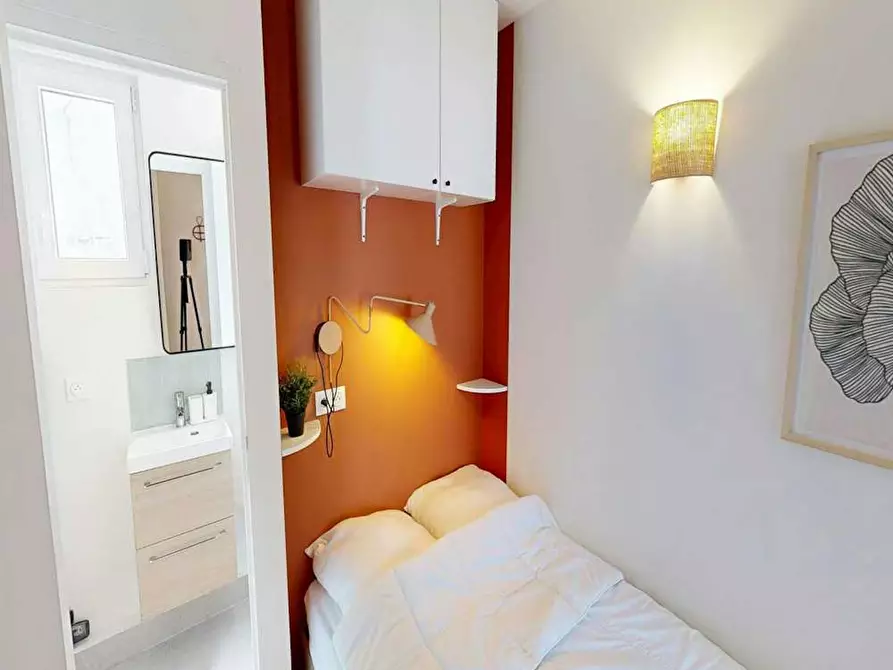Immagine 1 di Appartamento in affitto  in Rue Lally-Tollendal a Paris