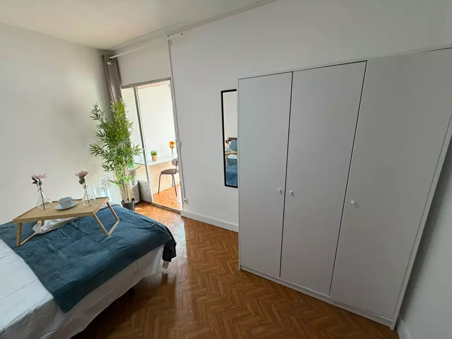 Immagine 3 di Camera in affitto  in Calle de Eugenia de Montijo a Madrid