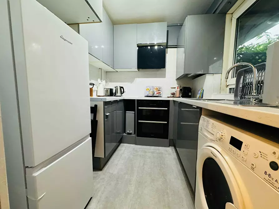 Immagine 4 di Appartamento in affitto  in Risdon Street a Camberwell