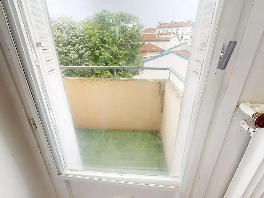 Immagine 6 di Camera in affitto  in Cours Docteur Long a Lyon 03