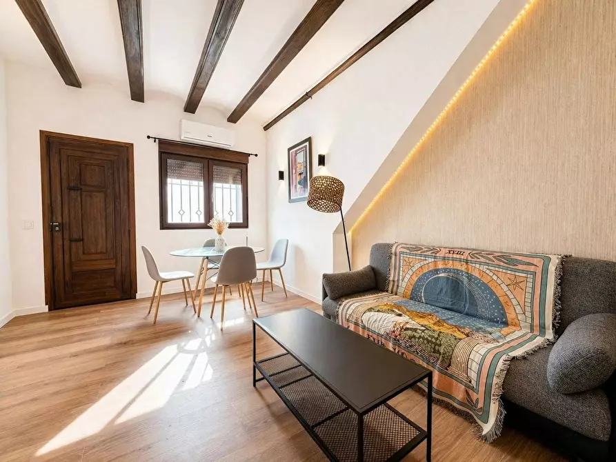 Immagine 1 di Appartamento in affitto  in Carrer de la Reina a Valencia