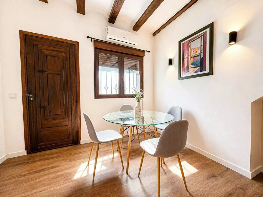 Immagine 6 di Appartamento in affitto  in Carrer de la Reina a Valencia