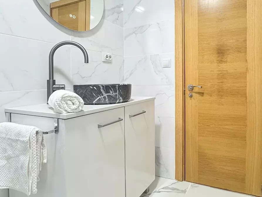 Immagine 10 di Camera in affitto  in Calle del Jazmín a Madrid