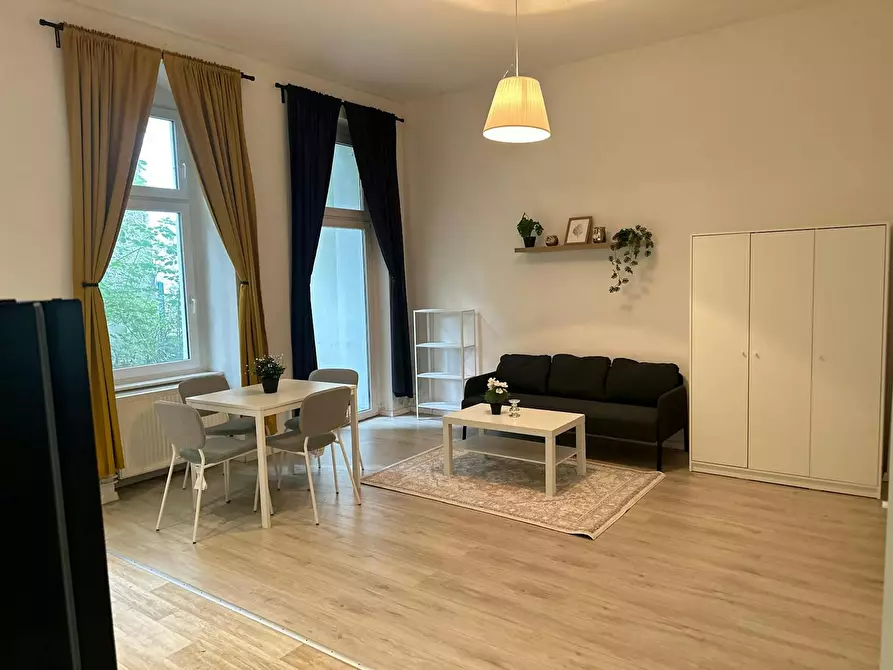 Immagine 1 di Appartamento in affitto  in Huttenstraße a Berlin