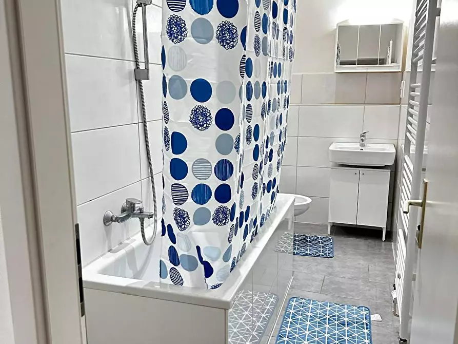 Immagine 8 di Appartamento in affitto  in Huttenstraße a Berlin