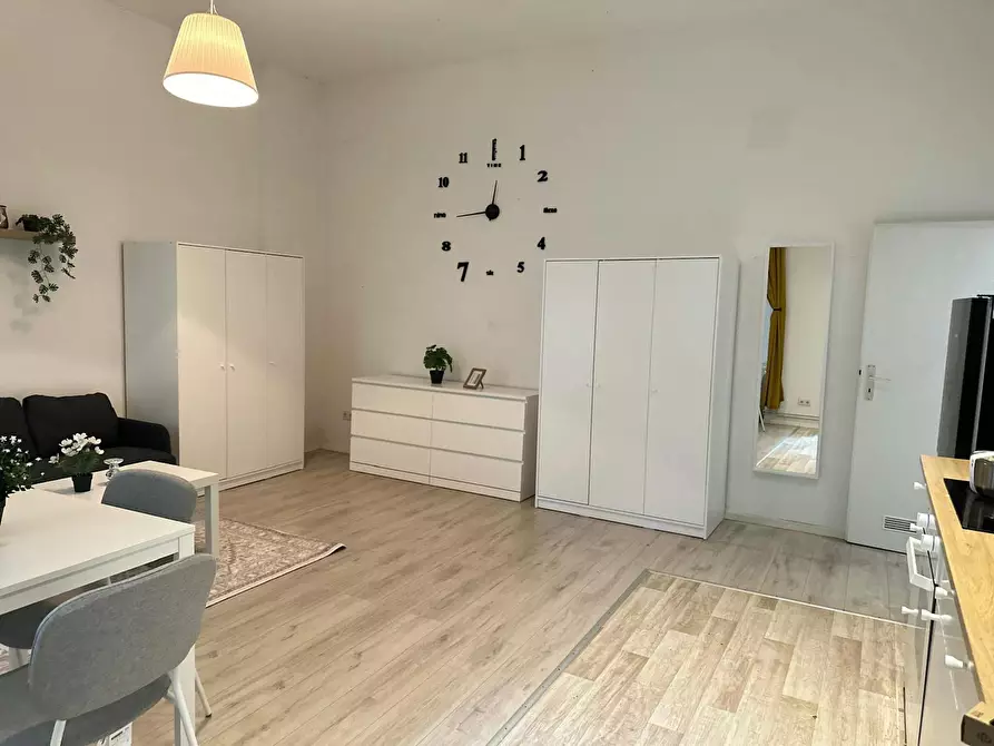 Immagine 3 di Appartamento in affitto  in Huttenstraße a Berlin