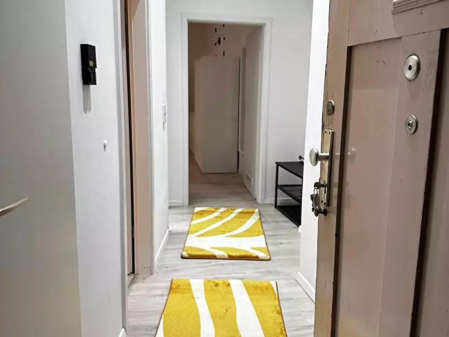 Immagine 5 di Appartamento in affitto  in Huttenstraße a Berlin