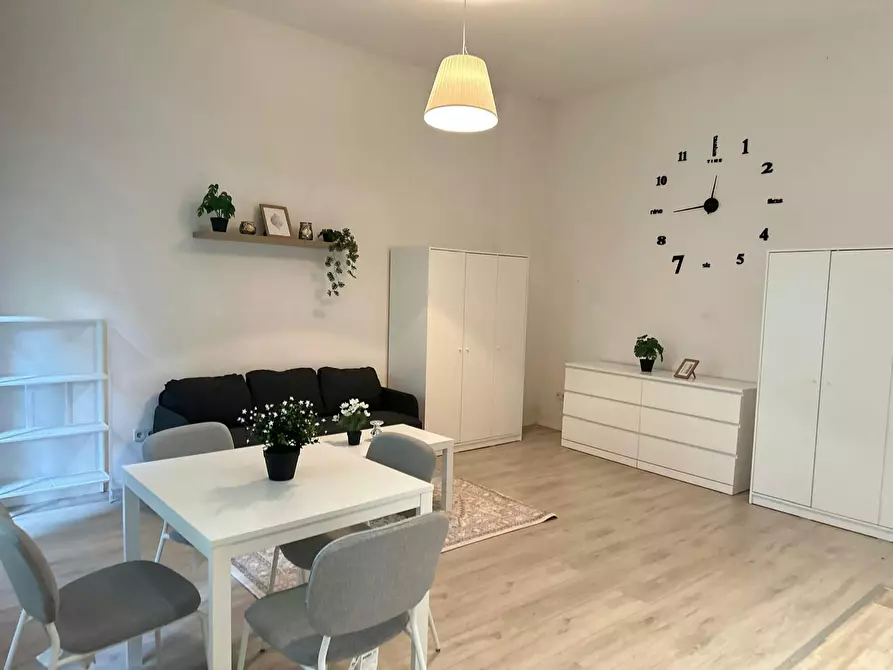 Immagine 2 di Appartamento in affitto  in Huttenstraße a Berlin