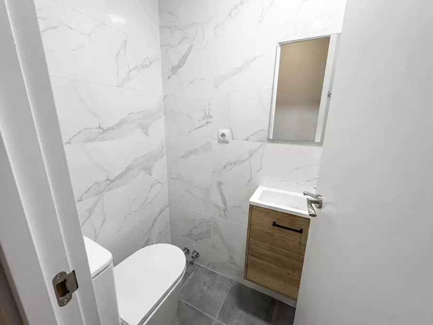 Immagine 8 di Camera in affitto  in Travesía de las Cañas a Madrid