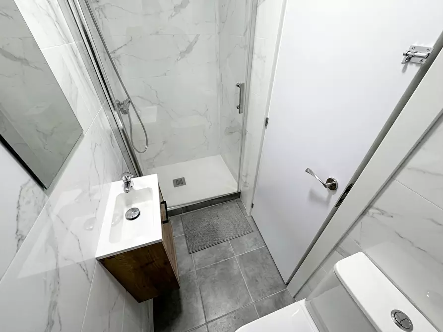 Immagine 9 di Camera in affitto  in Travesía de las Cañas a Madrid