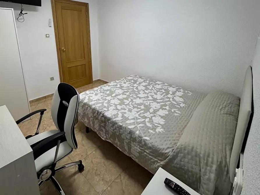 Immagine 2 di Camera in affitto  in Carrer Antonio Mora Ferrández a Elx/Elche