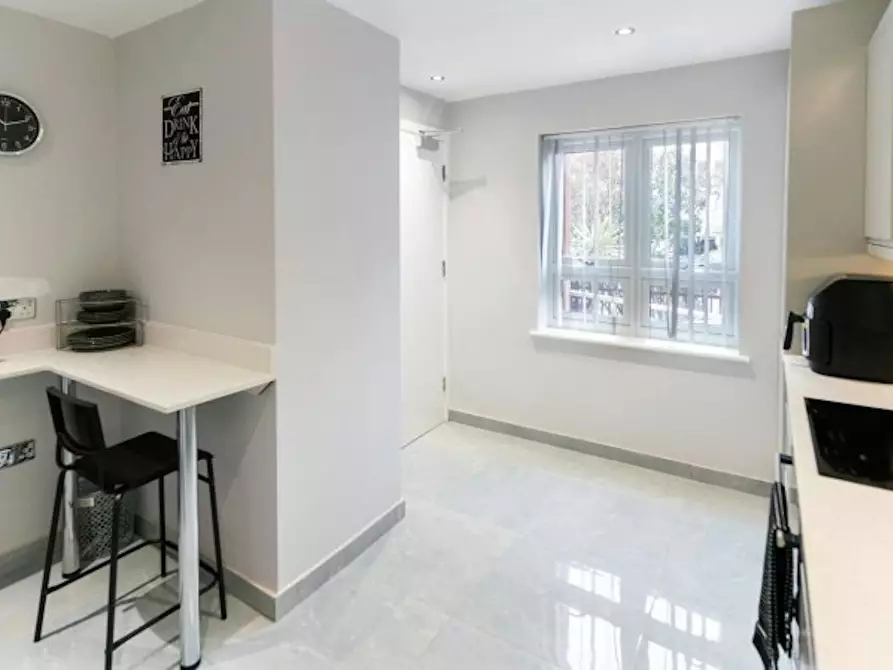 Immagine 4 di Casa indipendente in affitto  in Saint Davids Square a Poplar