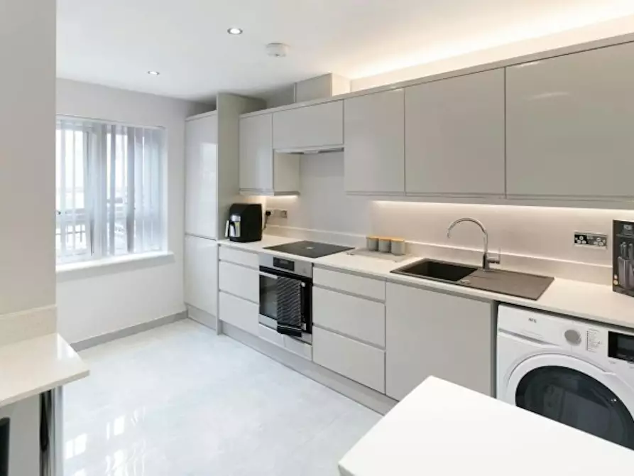 Immagine 3 di Casa indipendente in affitto  in Saint Davids Square a Poplar