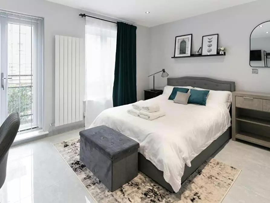 Immagine 9 di Casa indipendente in affitto  in Saint Davids Square a Poplar