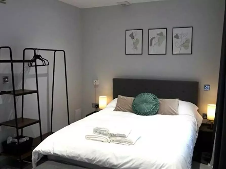 Immagine 8 di Casa indipendente in affitto  in Saint Davids Square a Poplar